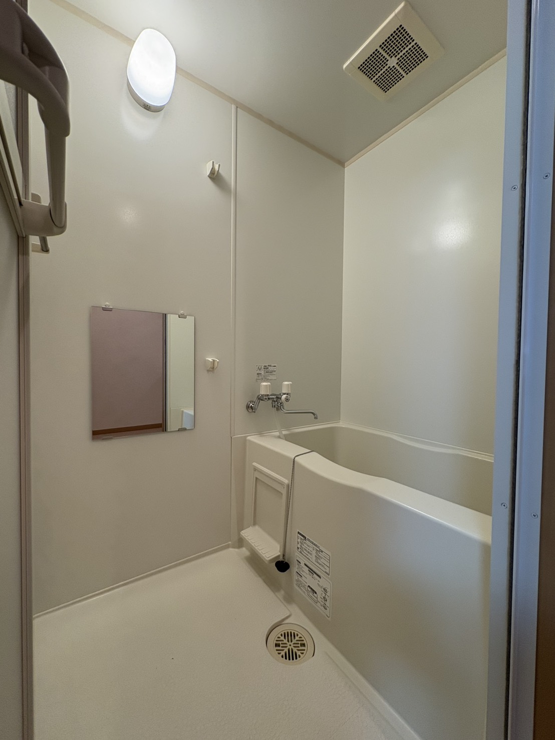 バス・シャワールーム　他号室のお写真です。参考にご覧ください。