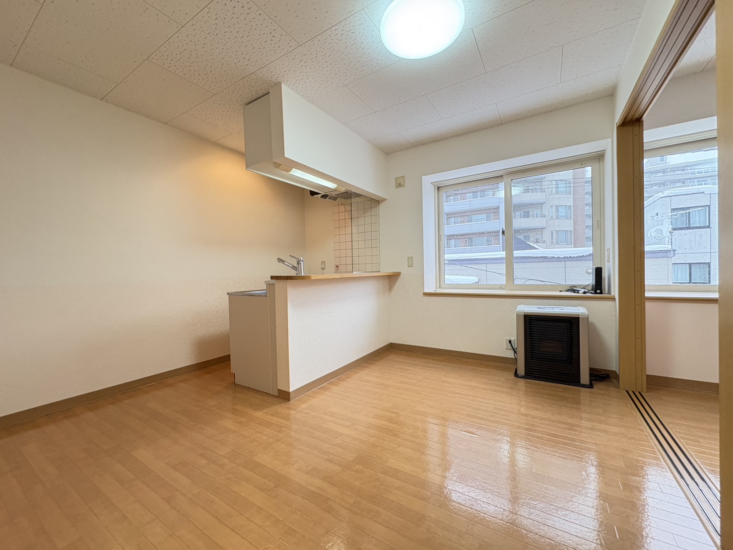 居室・リビング　他号室のお写真です。参考にご覧ください。