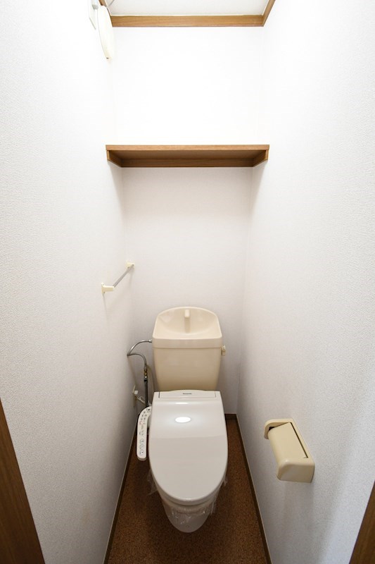 トイレ　温水洗浄便座