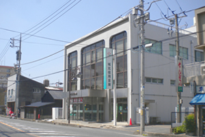 銀行　城北信用金庫谷塚支店（銀行）まで921m