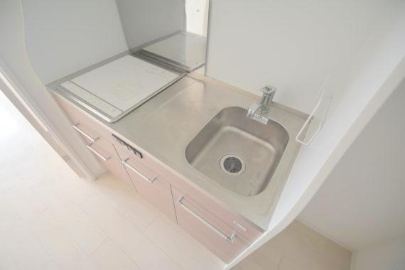 キッチン　お掃除しやすいＩＨクッキングヒーターです。