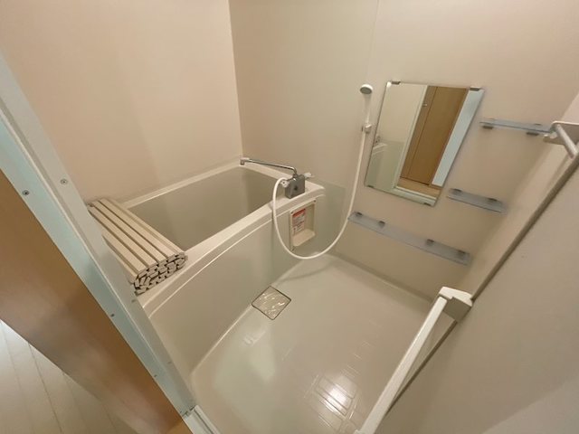 バス・シャワールーム　バスルーム