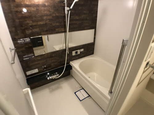 バス・シャワールーム　忙しい日々の中でリラックスタイムにゆったりとご利用下さい。