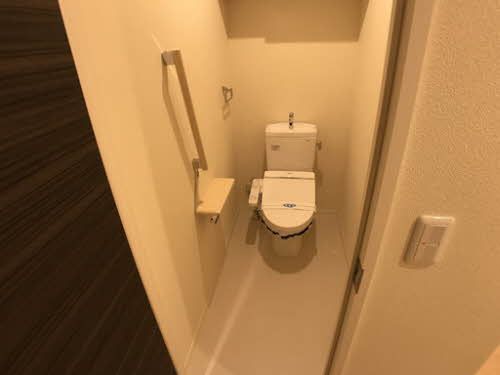 トイレ　毎日つかうものだからこそ、人にやさしく、清潔な機能付便座で…