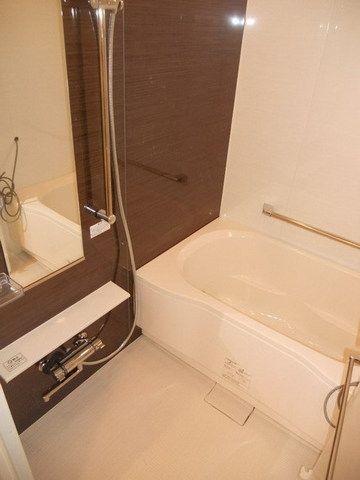 バス・シャワールーム　★追い焚き、浴室乾燥機付バスルーム★