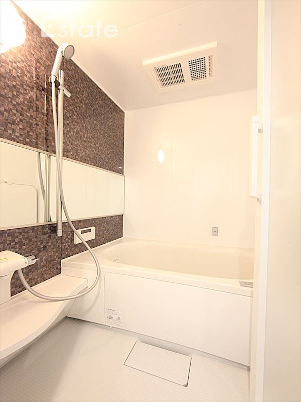 バス・シャワールーム　バスルーム