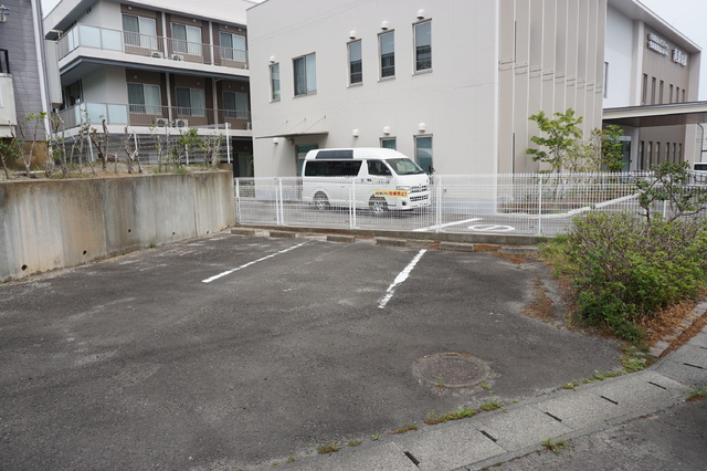 駐車場　敷地内駐車場
