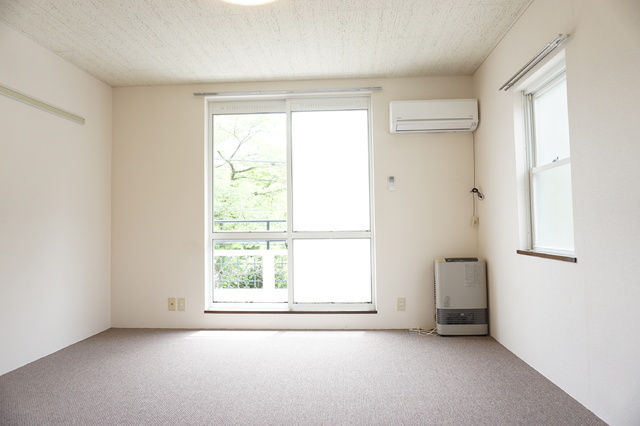 居室・リビング　バルコニー側窓枠　Ｗ１７０×Ｈ２１０センチ目安