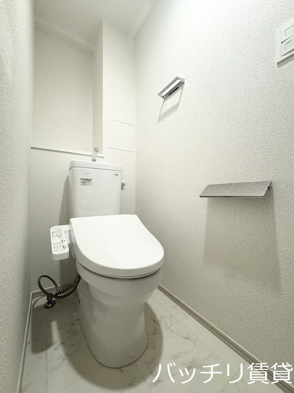 トイレ　画像は別号室の為、現況優先
