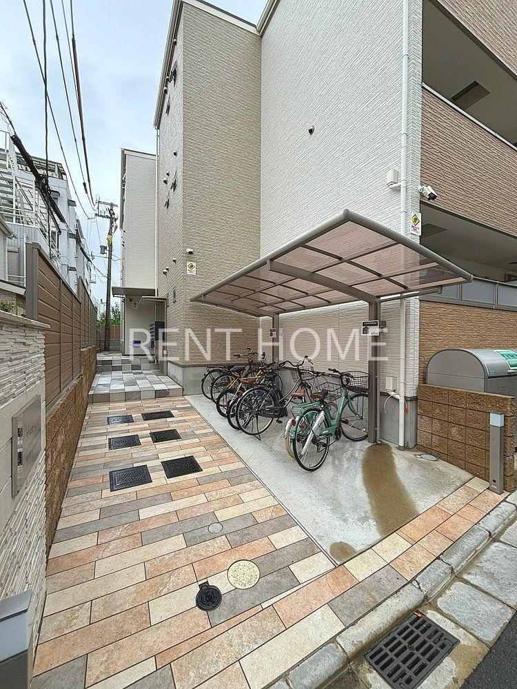 その他共有部分　屋根付きの駐輪場です。