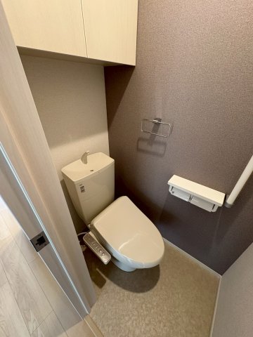 トイレ　※同タイプ写真になります