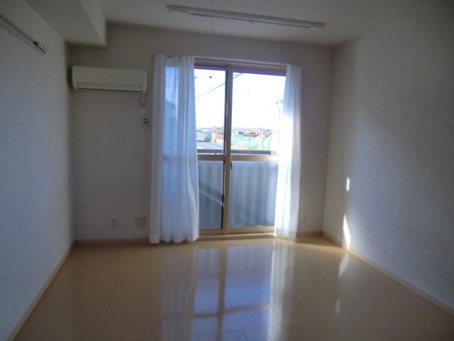 居室・リビング　※別号室参考写真です