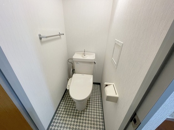トイレ　※別号室の写真です