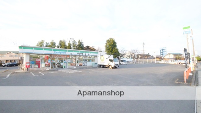 コンビニ　ファミリーマート（コンビニ）まで405m