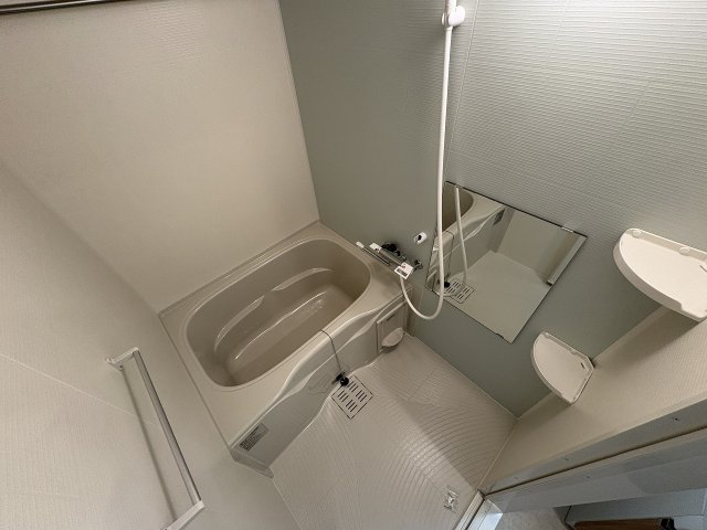 バス・シャワールーム　落ち着いた空間のお風呂です