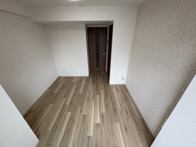 その他部屋・スペース　開放的な寝室です