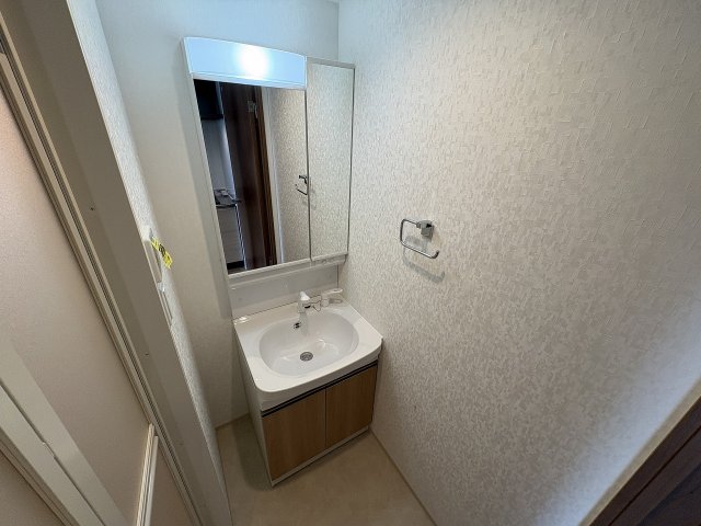 洗面設備　スペースが確保できる洗面所です