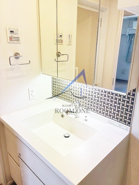 洗面設備　洗面台です。