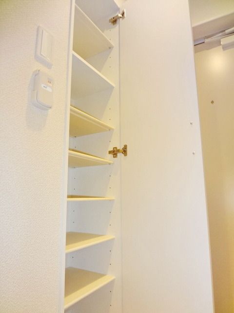 玄関　☆収納たっぷり下駄箱☆