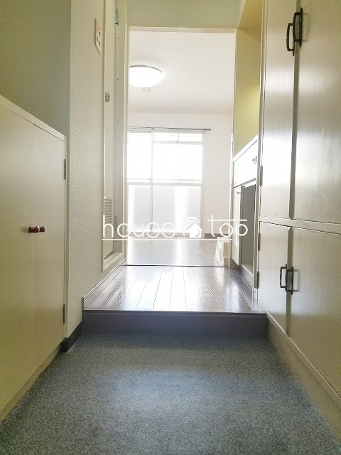 玄関　シューズボックス・クローゼット完備