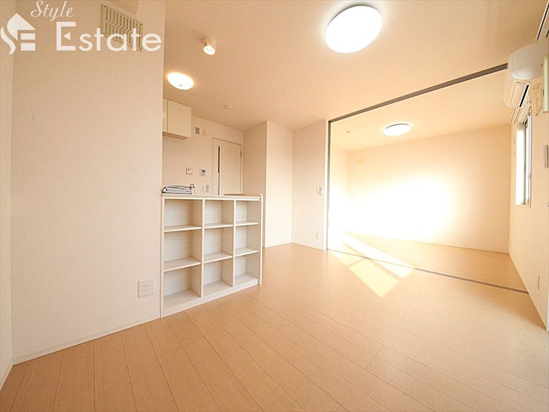 居室・リビング　内装