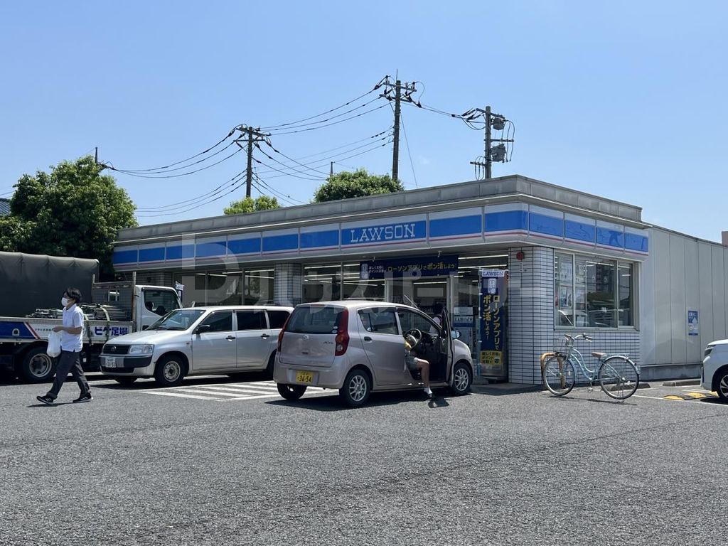 コンビニ　ローソン さいたま深作店（コンビニ）まで590m