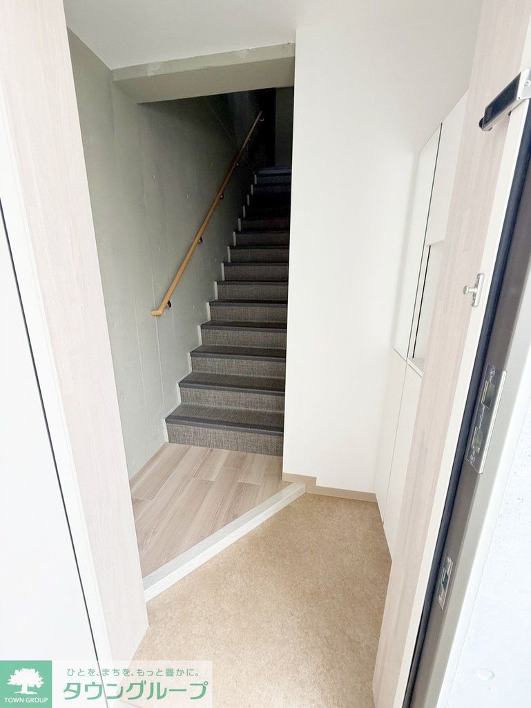 玄関　お部屋探しはタウンハウジングへ♪