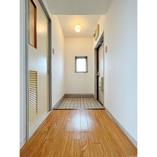 玄関　【ドラッグストア】スギ薬局 富が丘店まで372m