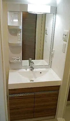 洗面設備　別部屋の写真を使用しております。