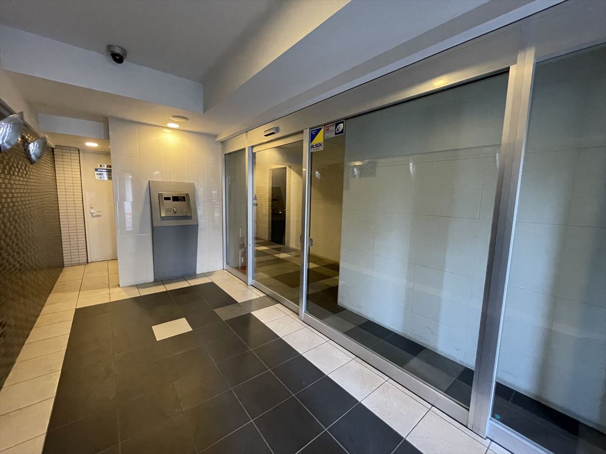 エントランス　清潔なエントランスです