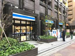 コンビニ　ローソン小石川1丁目店（コンビニ）まで358m