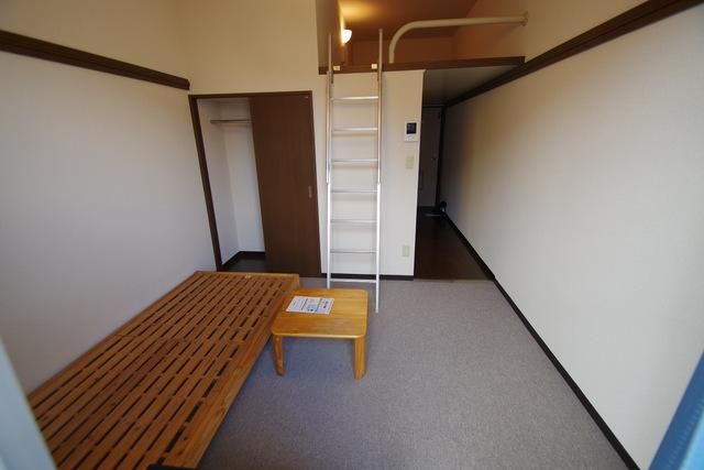 居室・リビング　★家具付きですぐにでも引っ越しできるお部屋★