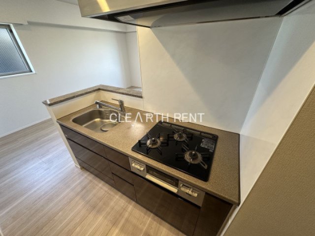 キッチン　3口ガス・グリル付きキッチン