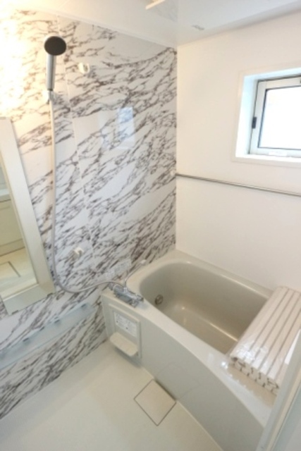 バス・シャワールーム　バスルーム