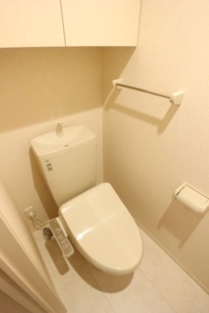 トイレ　温水洗浄暖房便座