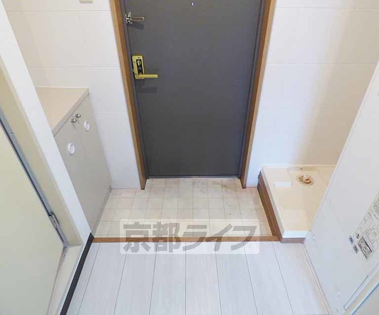 玄関　広々とした玄関です。