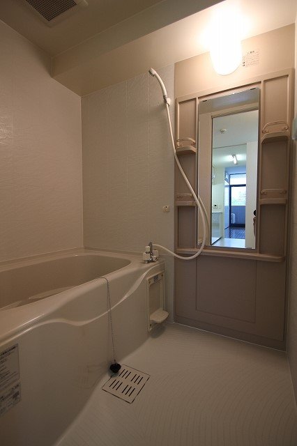 バス・シャワールーム　同物件別号室のものです。