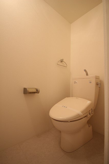 トイレ　同物件別号室のものです。