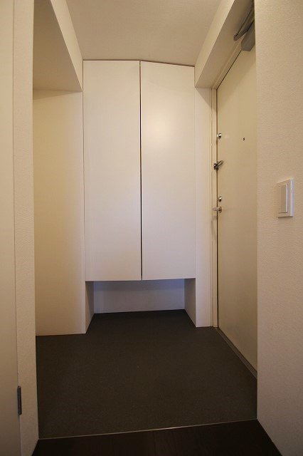 玄関　同物件別号室のものです。