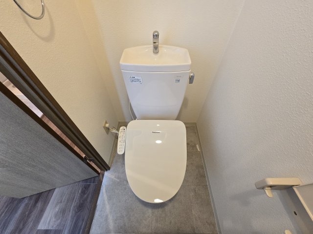 トイレ　ヴィオレット泉