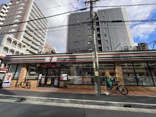 コンビニ　セブンイレブン 名古屋泉1丁目店（コンビニ）まで74m