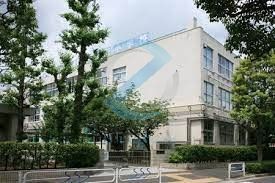 小学校　江戸川区立東小松川小学校（小学校）まで490m
