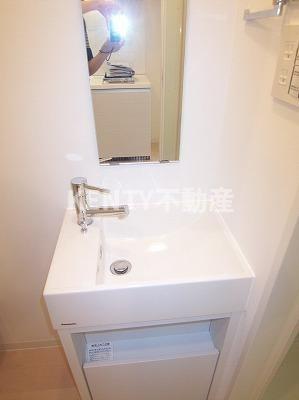 洗面設備　コンパクトで使いやすい洗面所