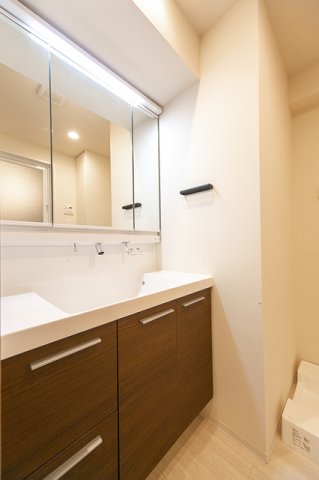 洗面設備　※写真は同タイプ住戸です。
