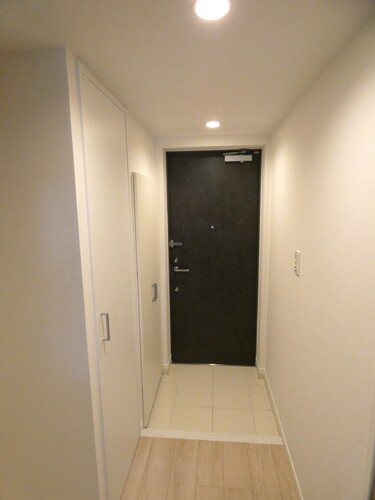 玄関　玄関　※2022年10月撮影