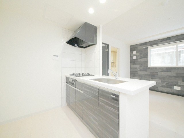 キッチン　対面式のシステムキッチンです♪