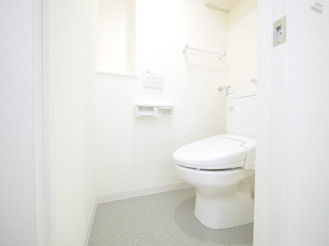 トイレ　ウォシュレット付きです♪