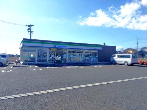 コンビニ　ファミリーマート 岩倉曽野町店（コンビニ）まで895m
