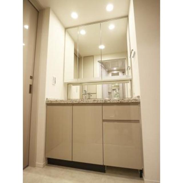 洗面設備　※写真は同タイプ住戸です。