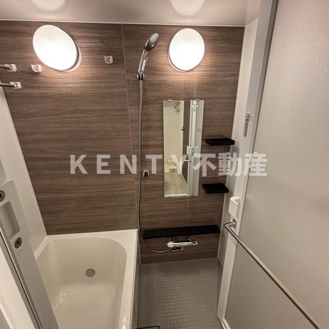 バス・シャワールーム　落ち着いた空間のお風呂です